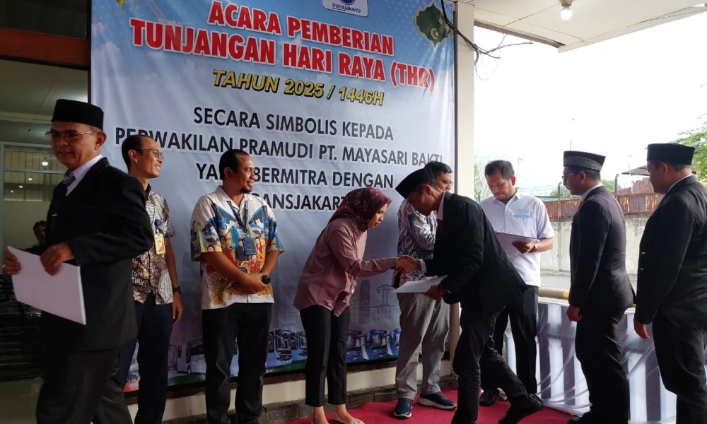 Hore! thr sopir transjakarta sudah cair