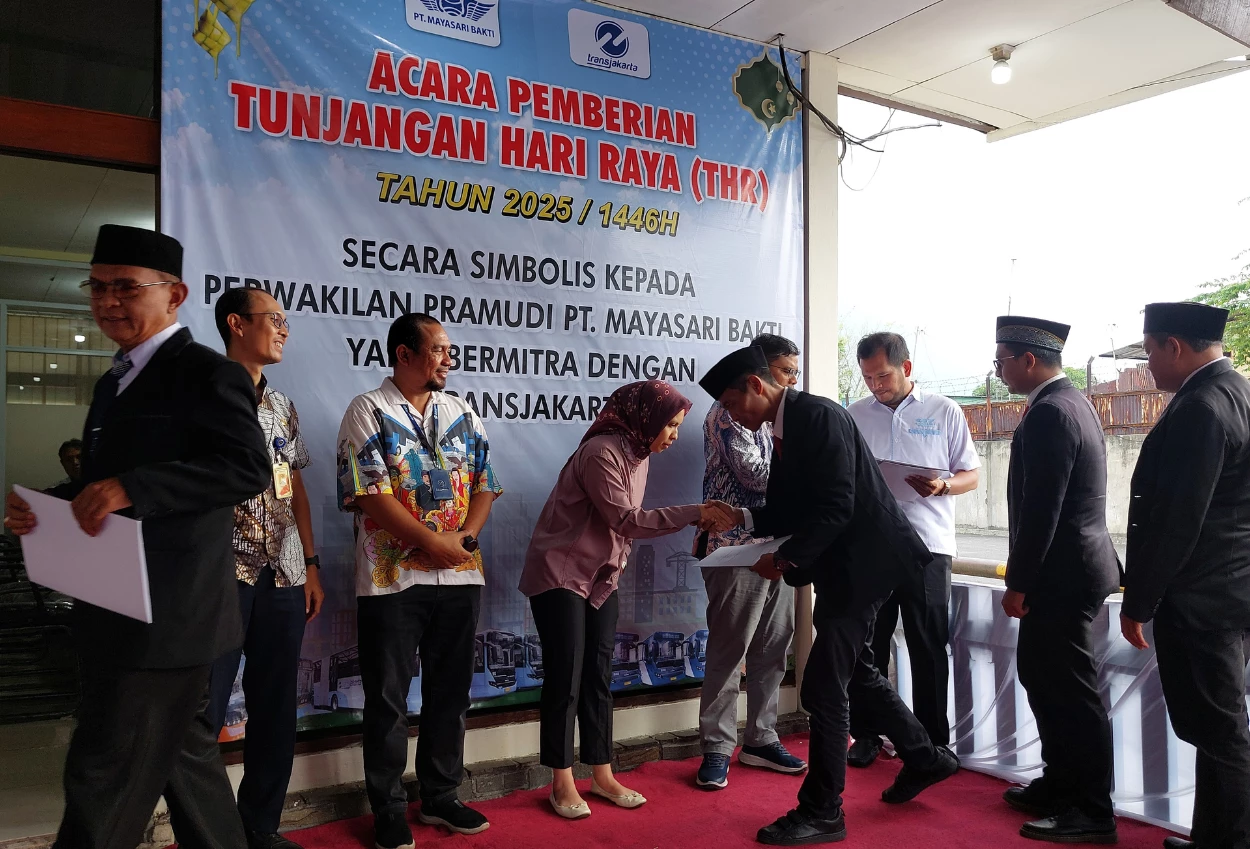 Hore! thr sopir transjakarta sudah cair