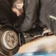 Jangan cuek! kenali ciri kampas rem mobil yang harus diganti sebelum mudik