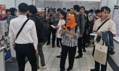 Job fair dki jakarta dibanjiri ratusan pencari kerja, 50% lulusan smasmk