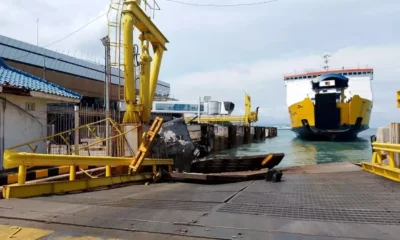 Kapal tabrak moveable bridge, dermaga eksekutif merak ditutup sementara