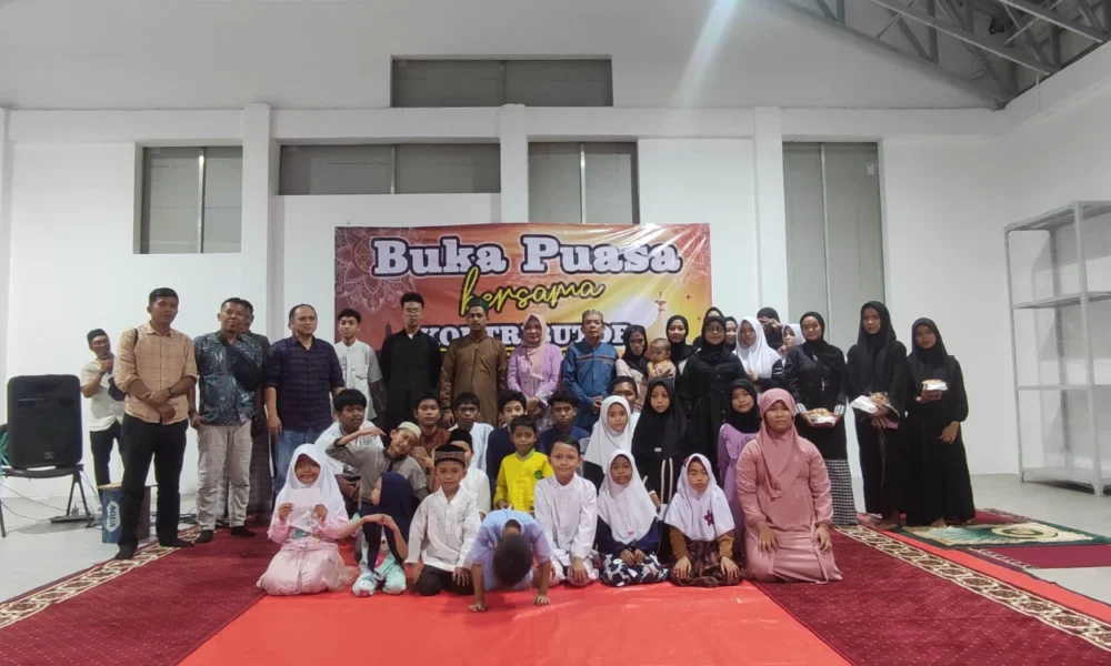 Kontributor jakarta gelar buka puasa bersama anak yatim piatu