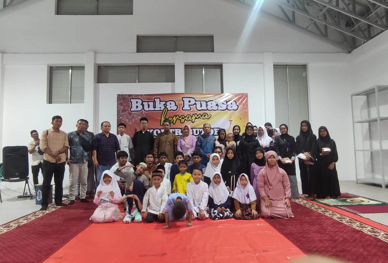 Kontributor jakarta gelar buka puasa bersama anak yatim piatu