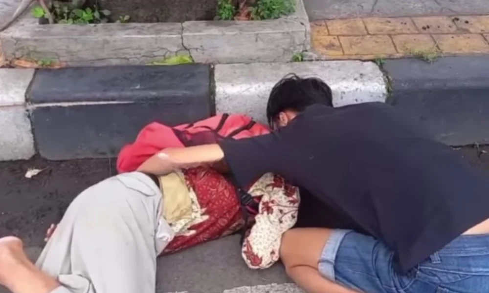 Kronologi kecelakaan mobil pikap yang tabrak lansia hingga alami luka parah di bagian kepala