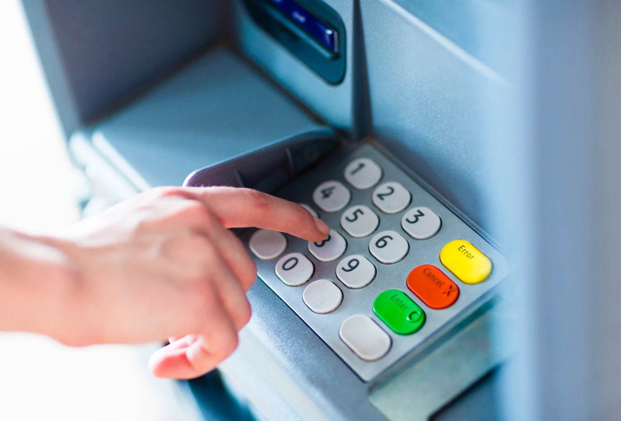 Maling bobol mesin atm minimarket di bogor pakai las, uang rp150 juta lenyap