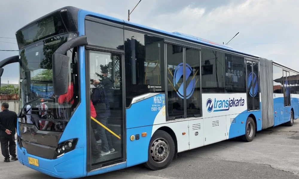 Meski banyak warga mudik, TransJakarta tetap beroperasi saat lebaran!