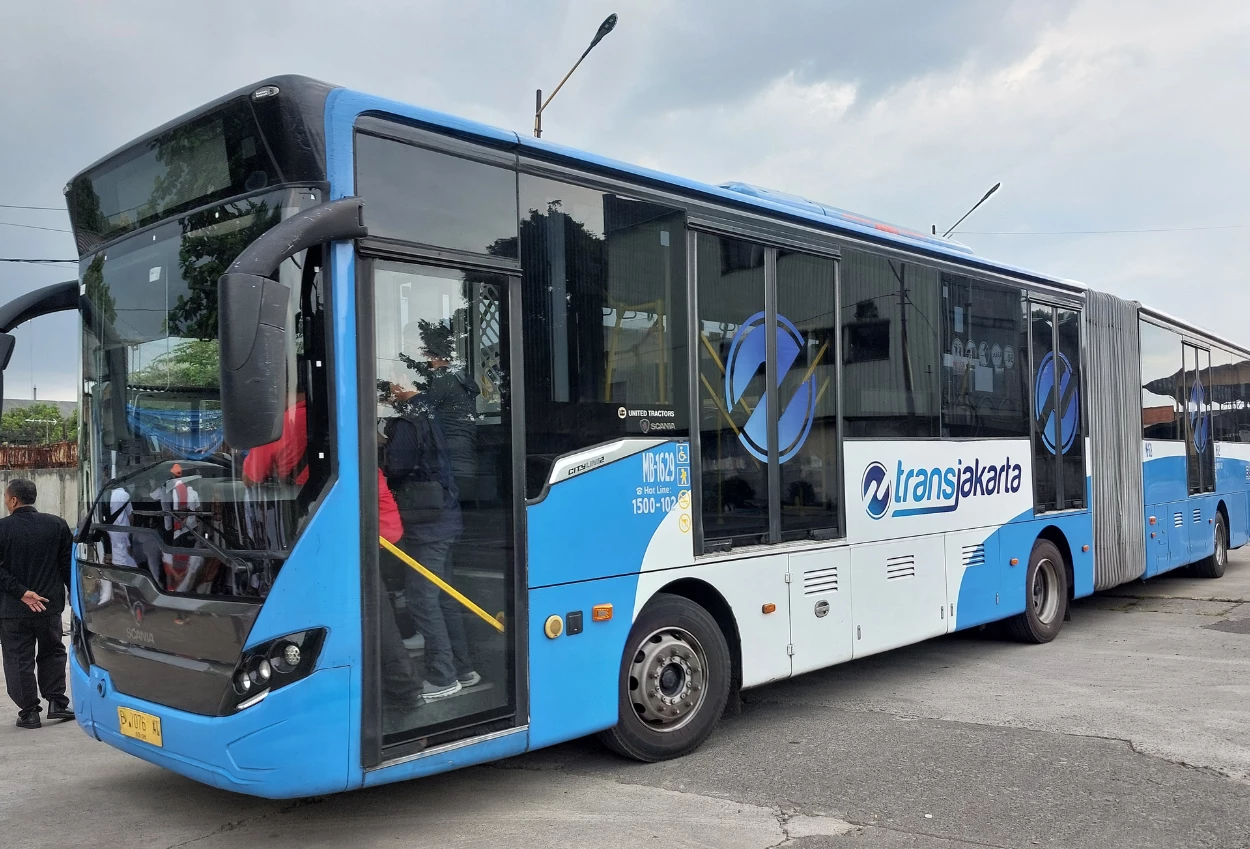 Meski banyak warga mudik, TransJakarta tetap beroperasi saat lebaran!