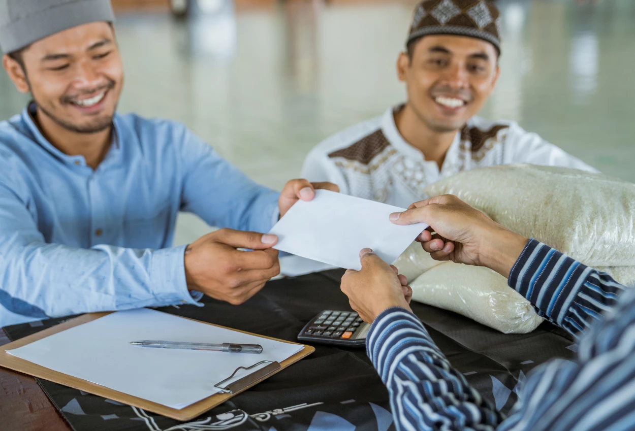 Panduan zakat fitrah lebih baik bayar pakai beras atau uang