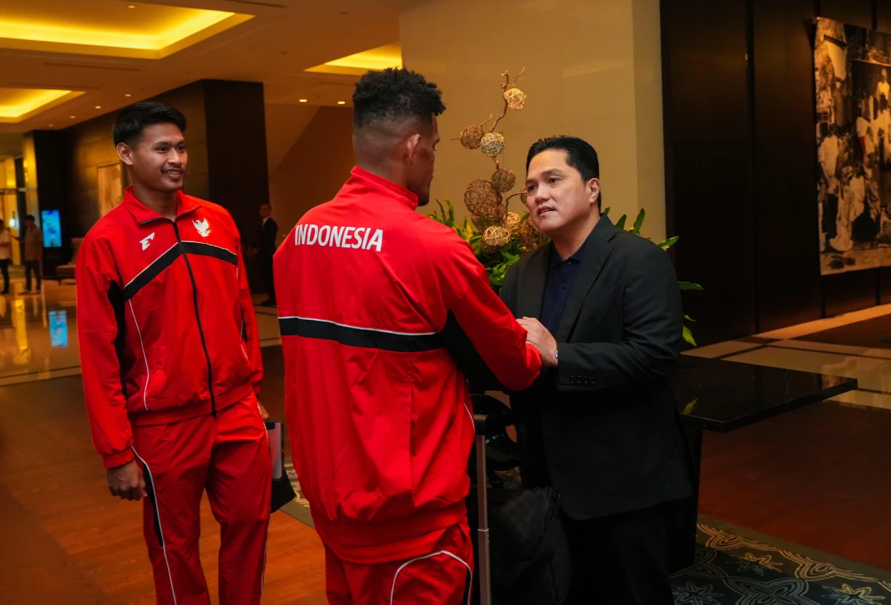 Patrick kluivert dampingi 8 pemain liga 1 menuju sydney bersama timnas indonesia pada minggu malam