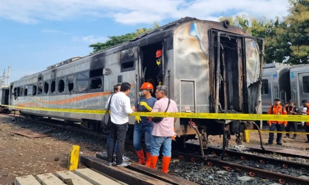 Pelaku pembakar 3 gerbong kereta api di stasiun yogyakarta ditangkap polisi, kerugian capai rp6,9 miliar