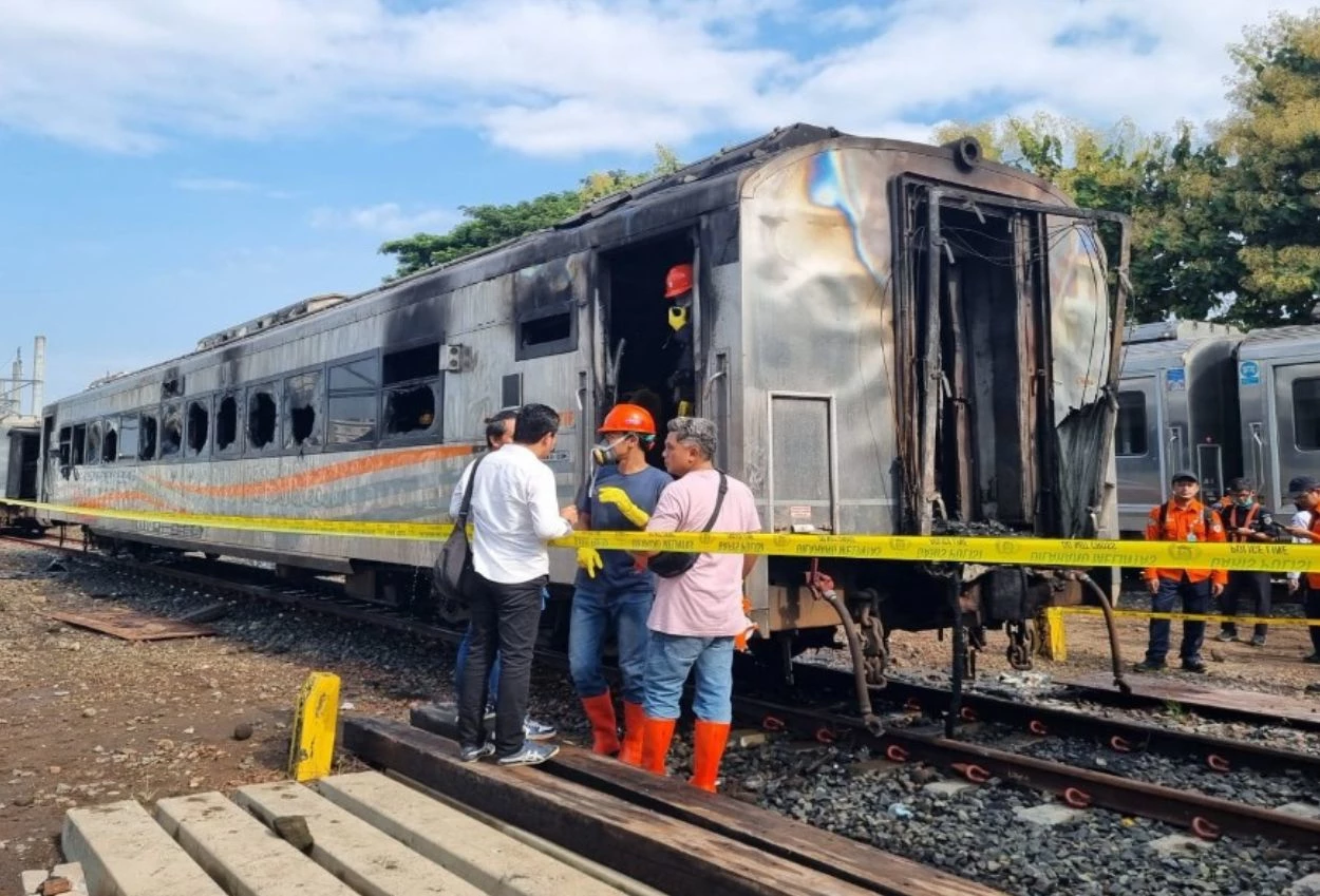 Pelaku pembakar 3 gerbong kereta api di stasiun yogyakarta ditangkap polisi, kerugian capai rp6,9 miliar
