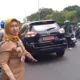 Plt wali kota jakarta timur sigap bantu lansia korban tabrak lari di duren sawit