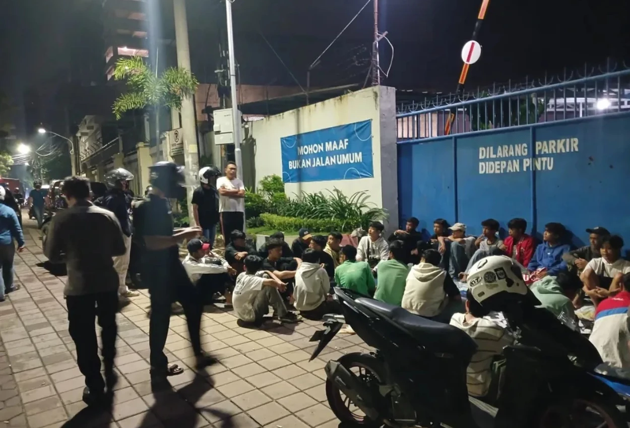 Polisi Gerebek Pesta Miras Di Belakang Balai Kota Semarang, 64 Pemuda Diamankan
