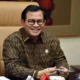 Pramono anung bagikan 300.000 kartu air sehat untuk warga jakarta
