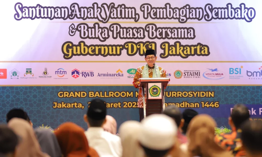 Pramono anung hadiri santunan anak yatim dan bagi sembako di ponpes minhaajurrosyidiin