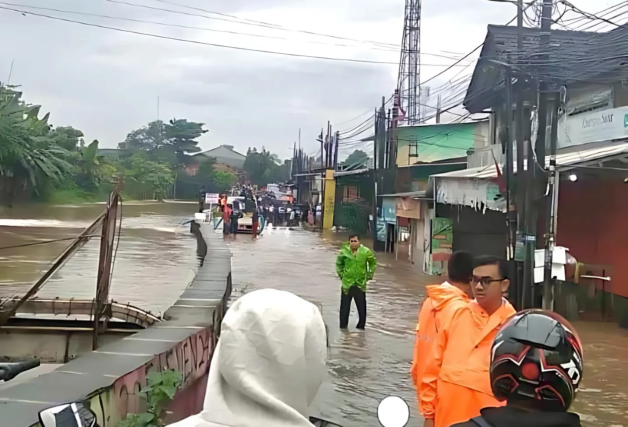 Sebanyak 7 wilayah di tangerang selatan sempat terendam banjir imbas hujan berintensitas tinggi pada sabtu