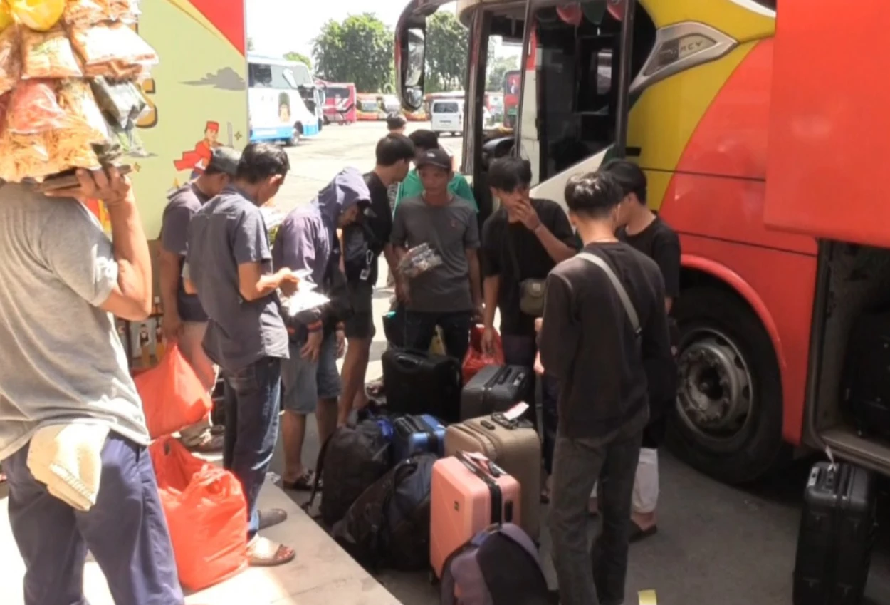 Terminal kalideres mulai ramai, puncak arus mudik diprediksi terjadi h 4 lebaran