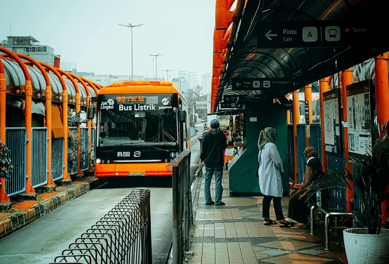 Transjabodetabek uji coba rute baru, ada alam sutera blok m!