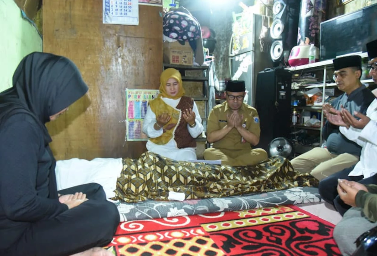 Usai menolong korban, plt wali kota jaktim sambangi rumah duka dan sampaikan belasungkawa