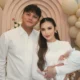 Walau beda agama, keluarga mahalini tetap ikut akikah baby selina