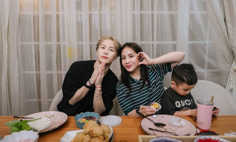 Wow! segini harga outfit nagita slavina saat masak takjil bareng jackson wang