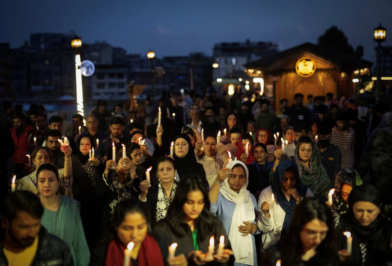26 turis hindu jadi korban pembantaian di mini swiss kashmir!