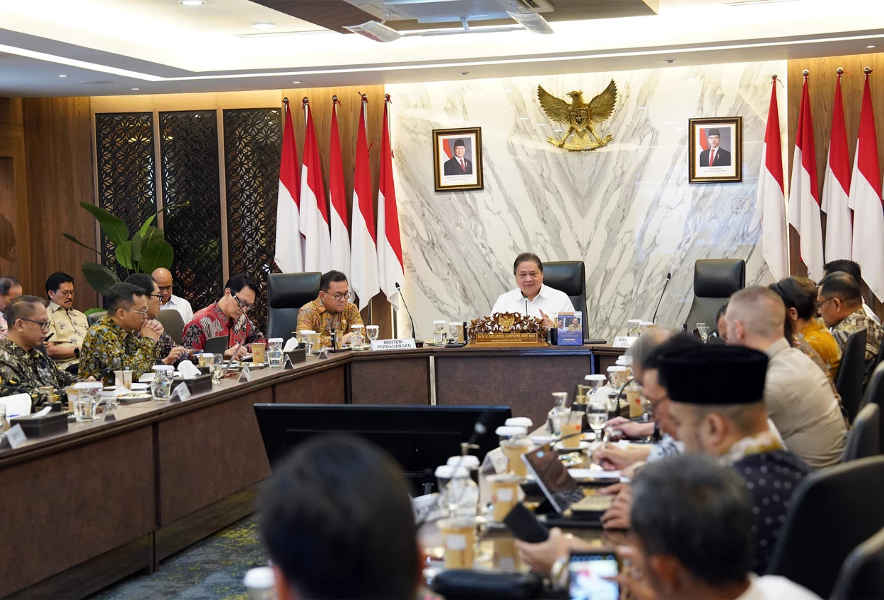 Airlangga hartarto tegaskan tak boleh ada phk dampak tarif baru as