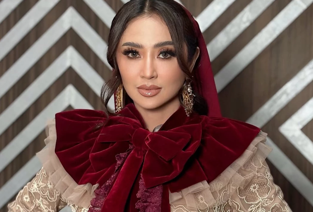 Bandingkan nikita mirzani dengan agnez mo, dewi perssik berprestasi pasti mantap