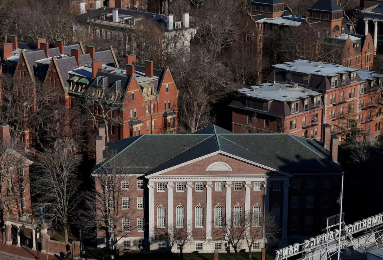 Buntut tolak perintah donald trump, harvard dijatuhi sanksi