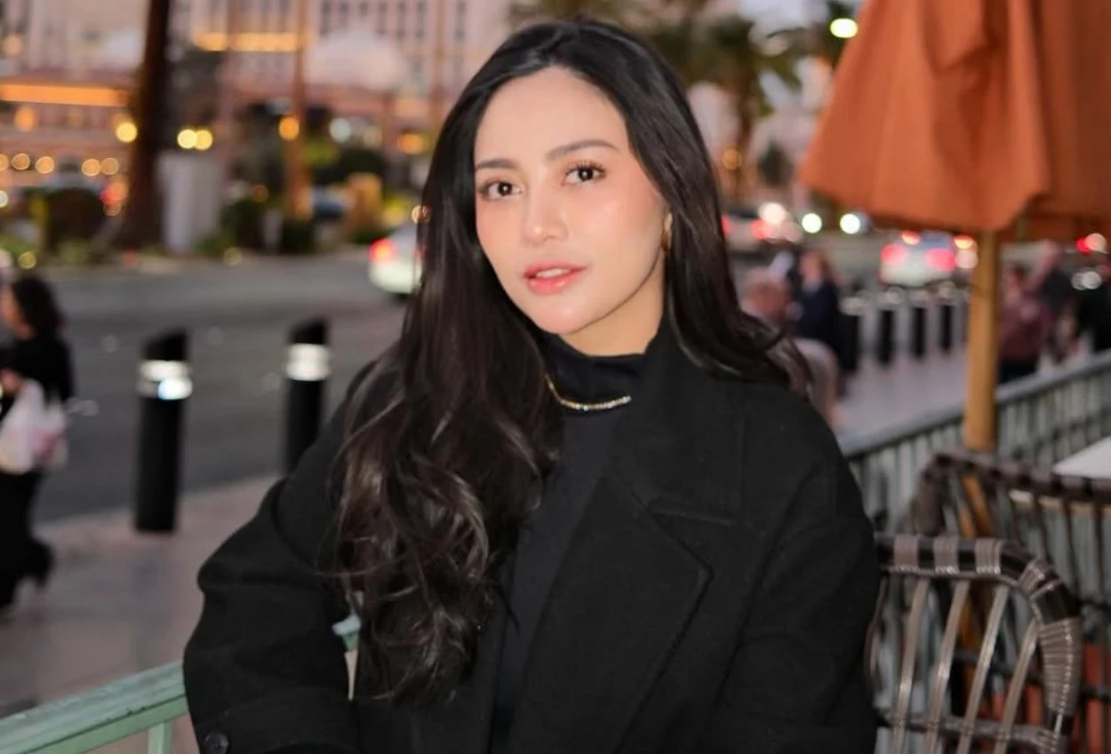 Cerita soal pr package yang tertahan di bea cukai, rachel vennya buat temen temen aja di bea cukai biar tetep glowing