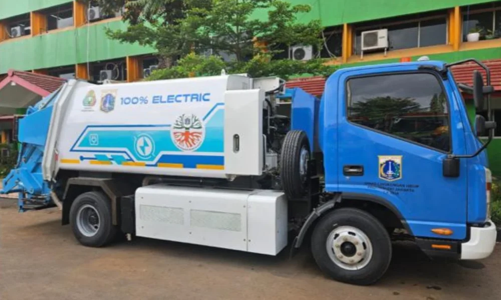 Dki jakarta operasikan truk sampah listrik compactor, ramah lingkungan dan bebas emisi