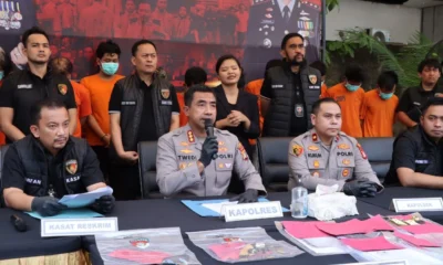 Dalam 2 bulan, polres jakbar bekuk 10 pelaku bersenpi dan amankan puluhan kendaraan curian