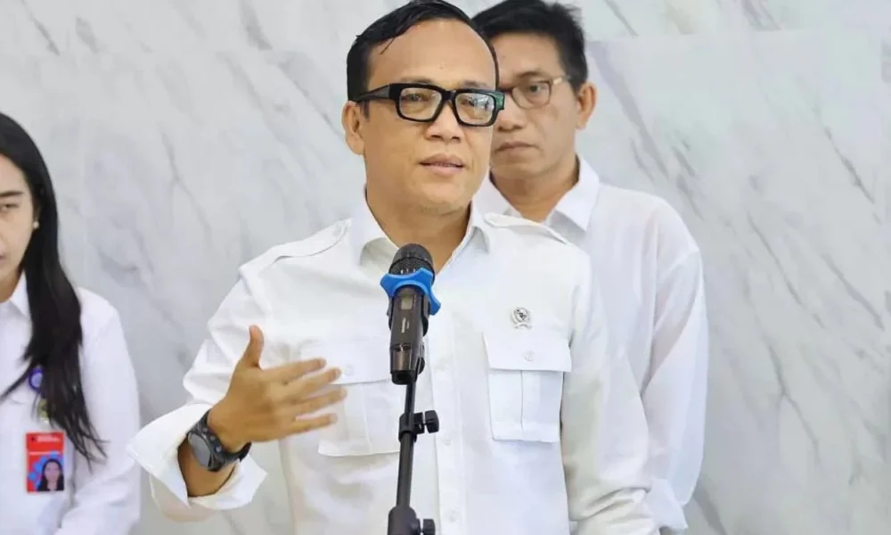 Dicueki saat sidak perusahaan yang tahan ijazah, wamenaker mas, saya wakil menteri!