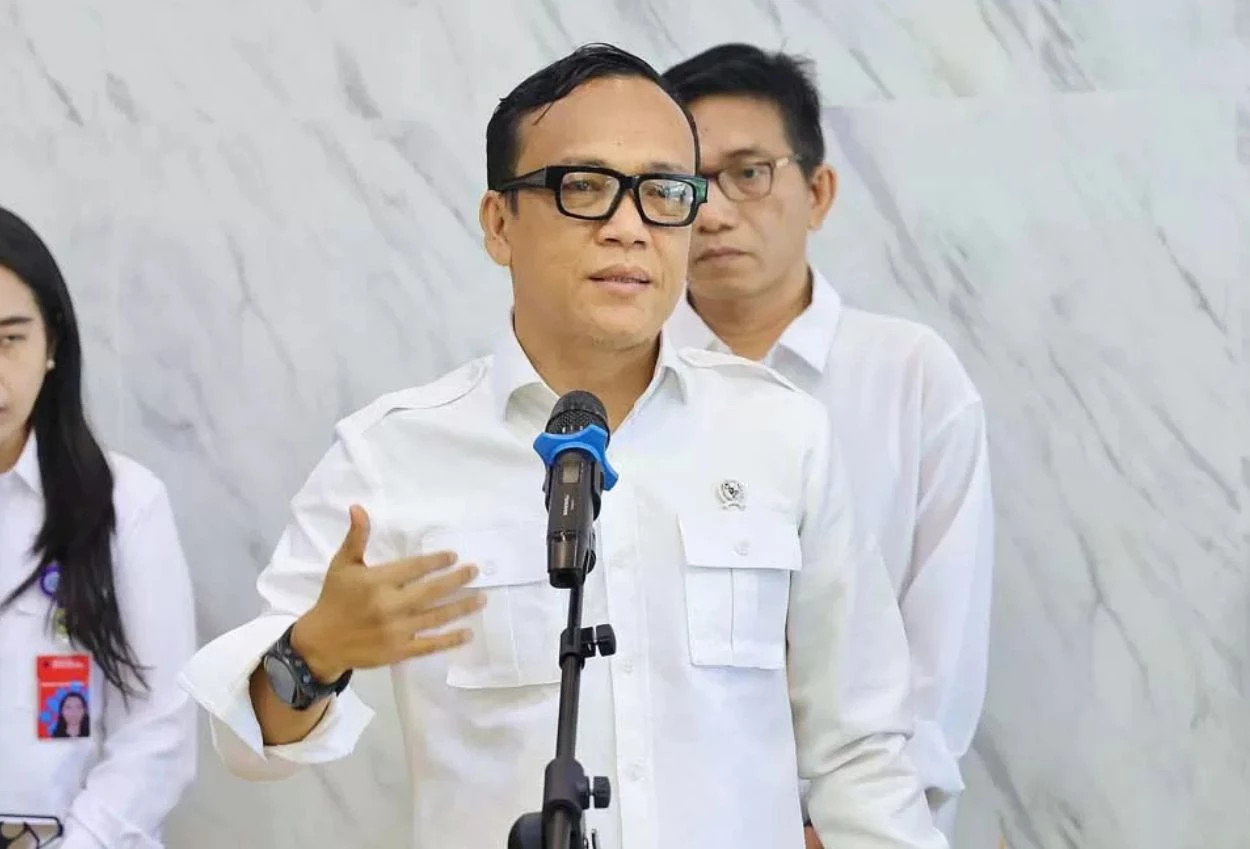 Dicueki saat sidak perusahaan yang tahan ijazah, wamenaker mas, saya wakil menteri!