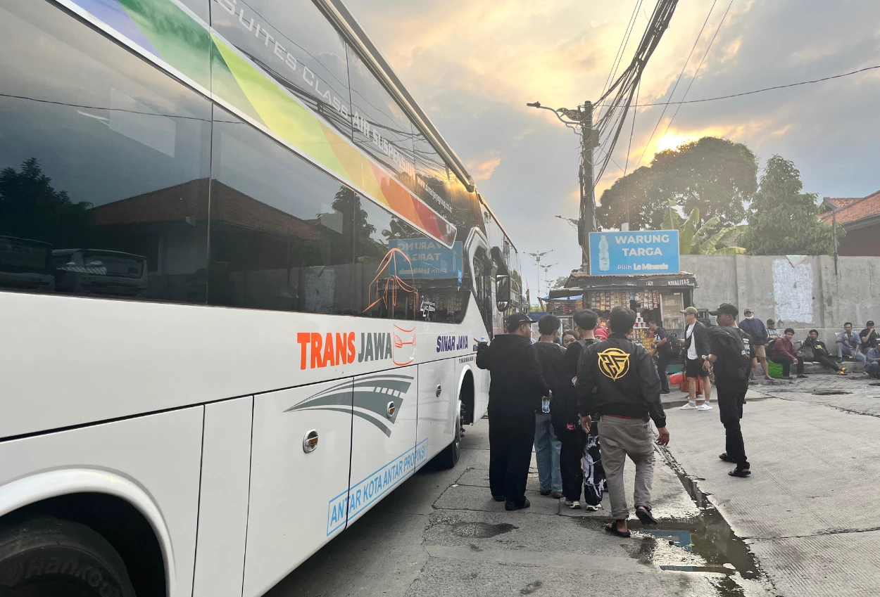 Hindari tiket mahal, warga pilih mudik saat arus balik di terminal lebak bulus