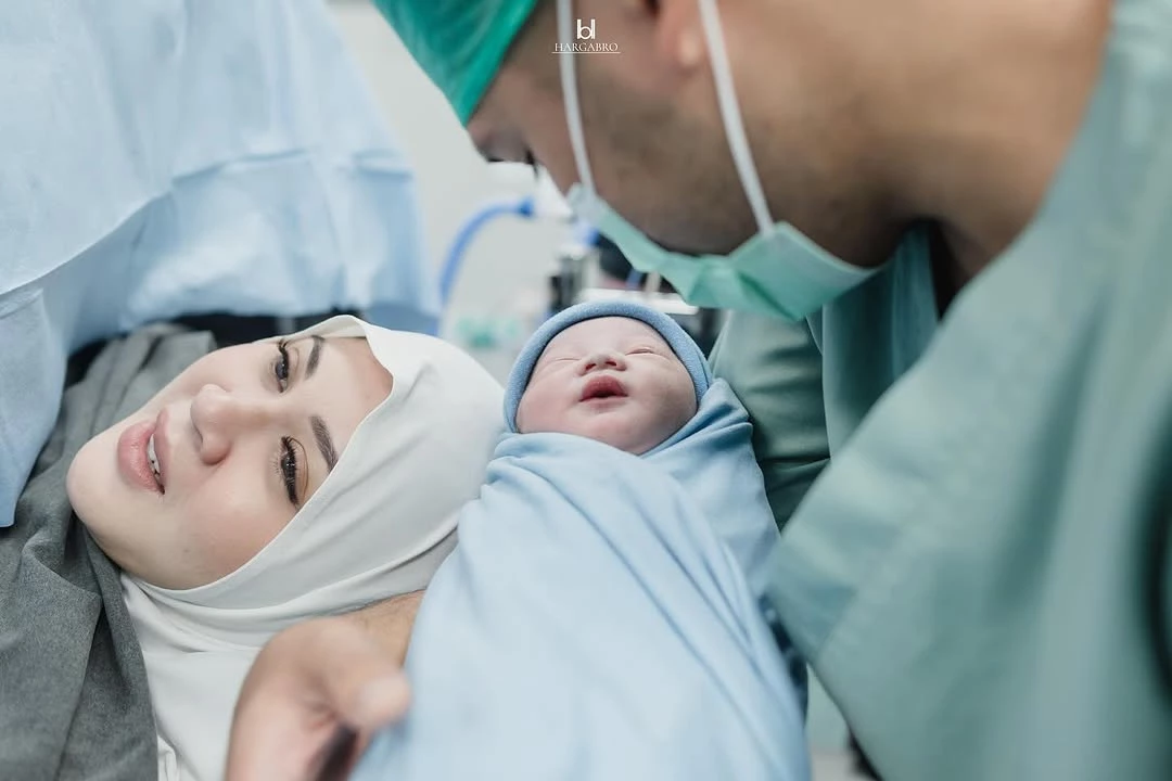 Kabar bahagia! kesha ratuliu melahirkan anak ketiga berjenis kelamin laki laki