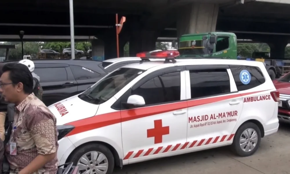 Kemacetan parah di jakarta utara, ambulans terjebak hingga 2 jam