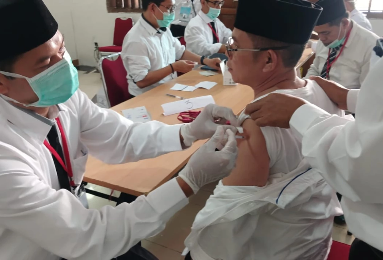 Kemenkes fasilitasi vaksinasi meningitis gratis untuk petugas haji 2025