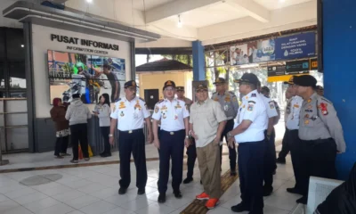 Kepala dishub jakarta tinjau situasi arus balik pemudik di terminal kampung rambutan