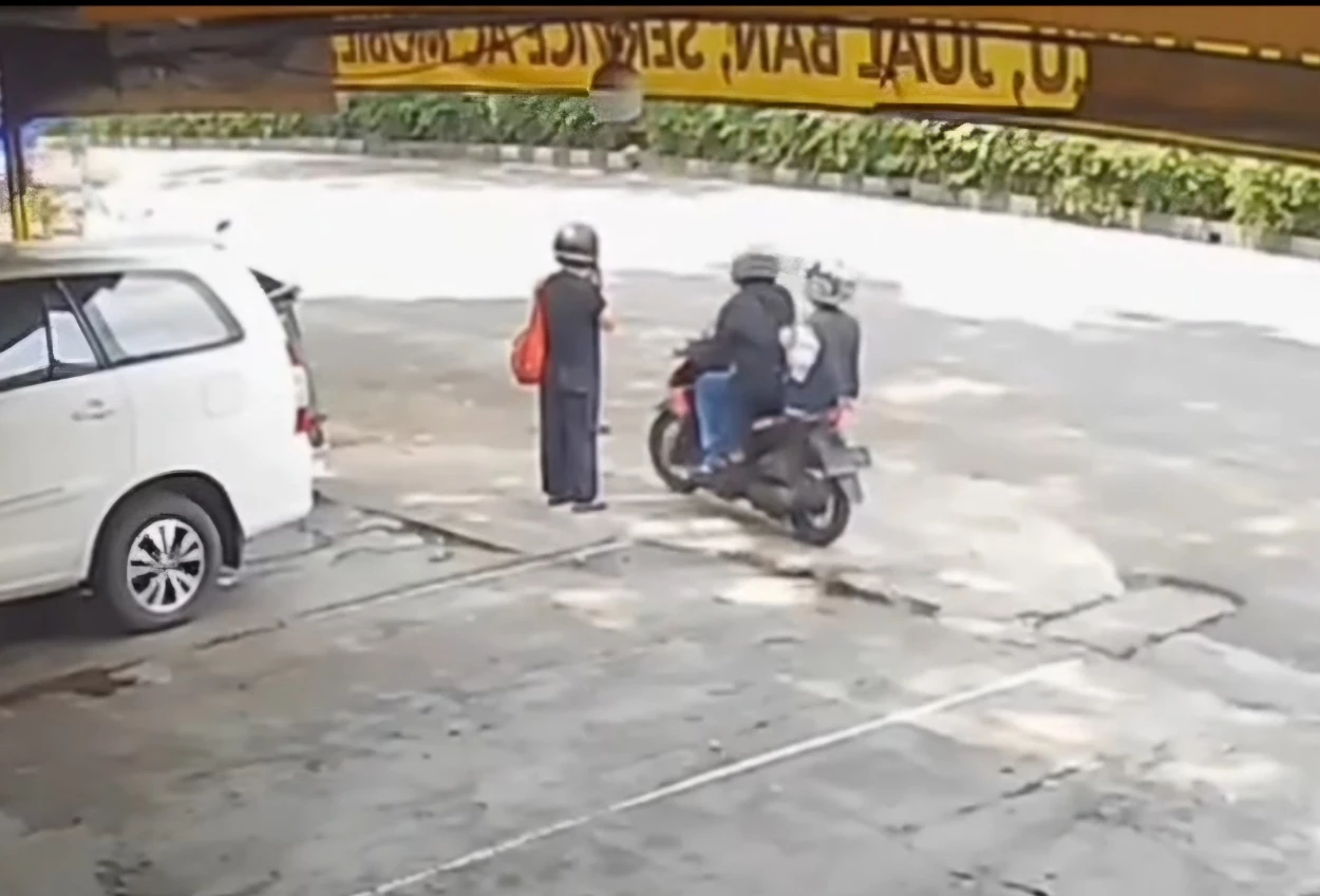 Kronologi penjambretan ponsel di kelapa gading, polisi terus lakukan pengejaran