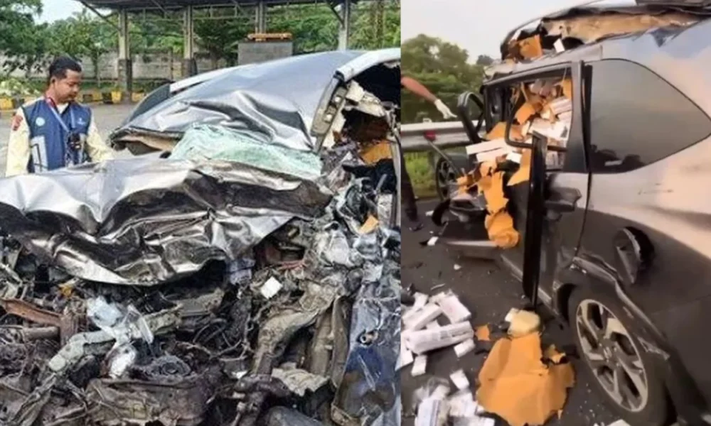 Lawan arah di tol pekalongan, mobil brv diduga bawa rokok ilegal tabrakan dengan bus suporter bola