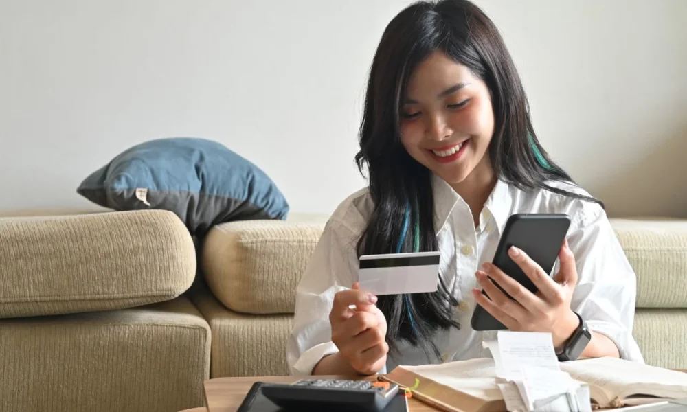 Mengapa penggunaan paylater semakin populer di kalangan milenial dan gen z
