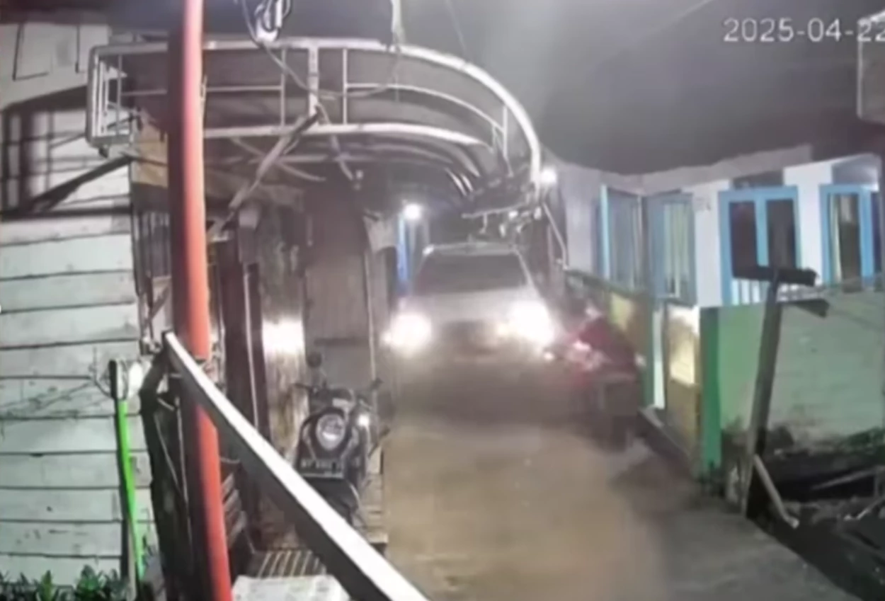 Mobil tabrak 24 motor di samarinda