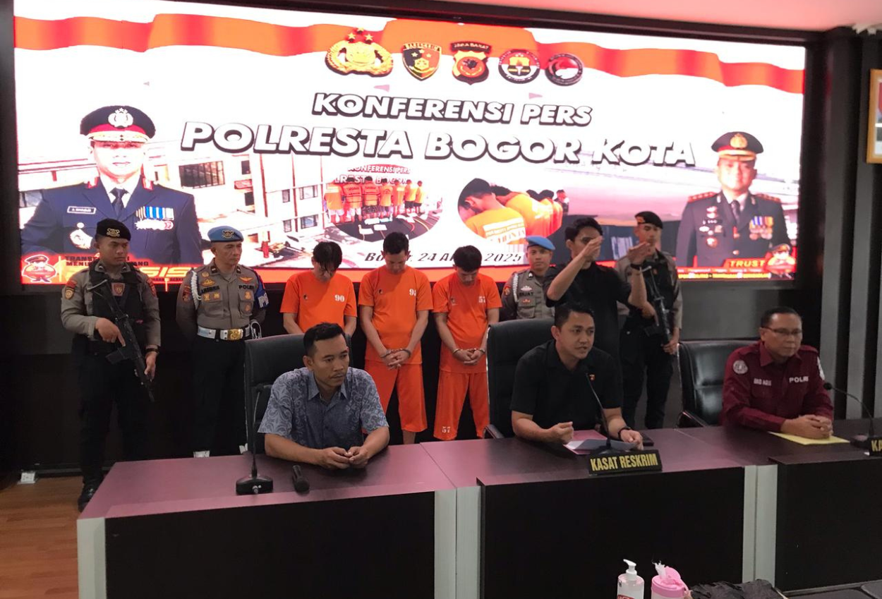 Modus tukar atm di bogor, pelaku gunakan identitas wn brunei untuk tipu korban (1)