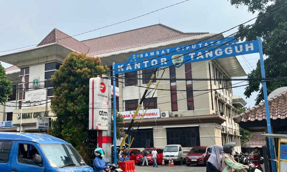 Pemutihan pajak kendaraan di banten dibuka hari ini, samsat diserbu warga!