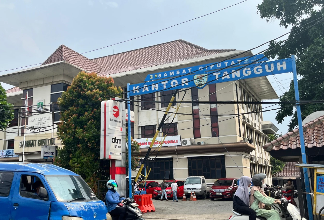 Pemutihan pajak kendaraan di banten dibuka hari ini, samsat diserbu warga!