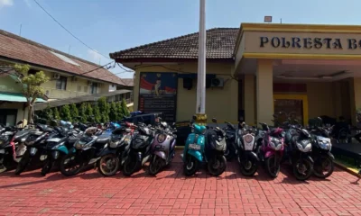 Polisi di bogor kota gerebek tempat penampungan motor yang diduga hasil debt collector