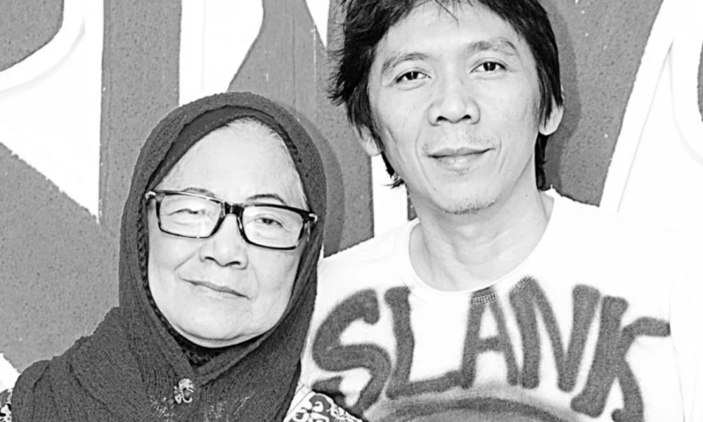 Profil bunda iffet, ibu bimbim yang jadi penyelamat slank di masa sulit