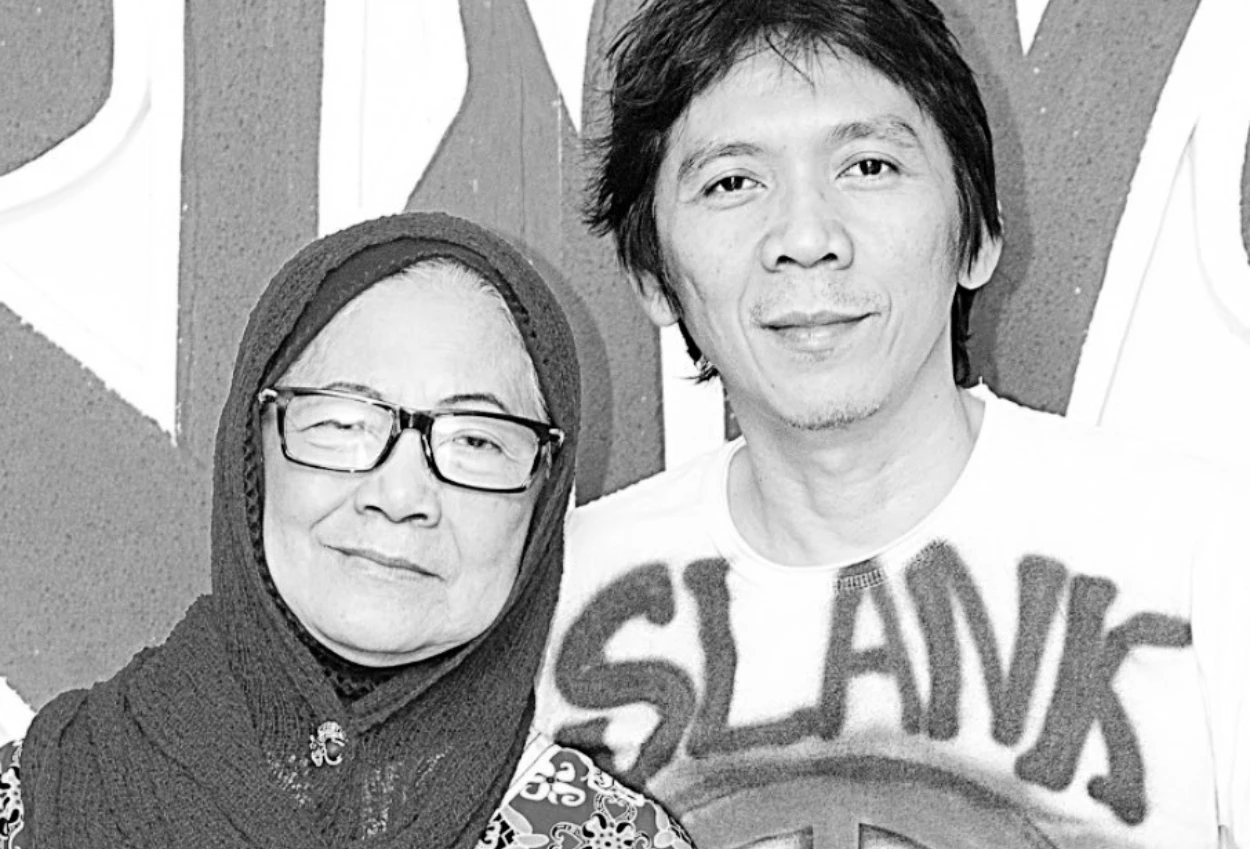 Profil bunda iffet, ibu bimbim yang jadi penyelamat slank di masa sulit