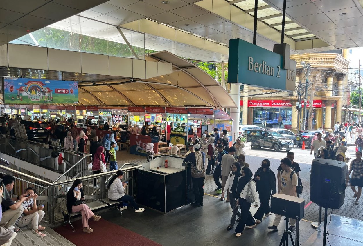 Ramai pengunjung, taman literasi dan blok m square jadi primadona libur lebaran warga ibu kota